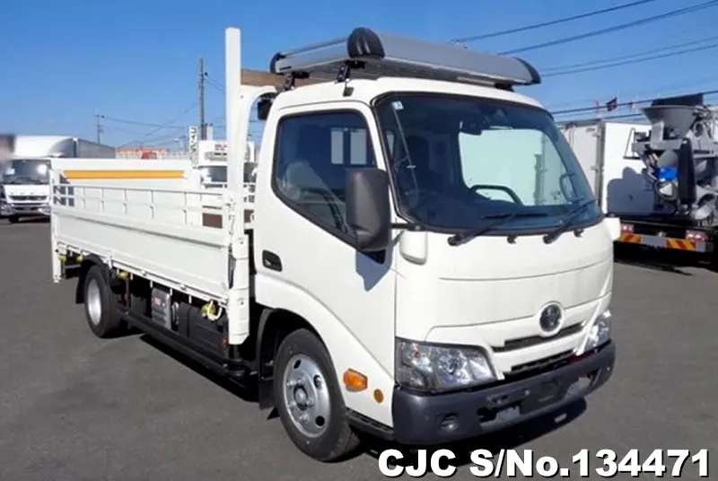 Toyota / Dyna 2026
